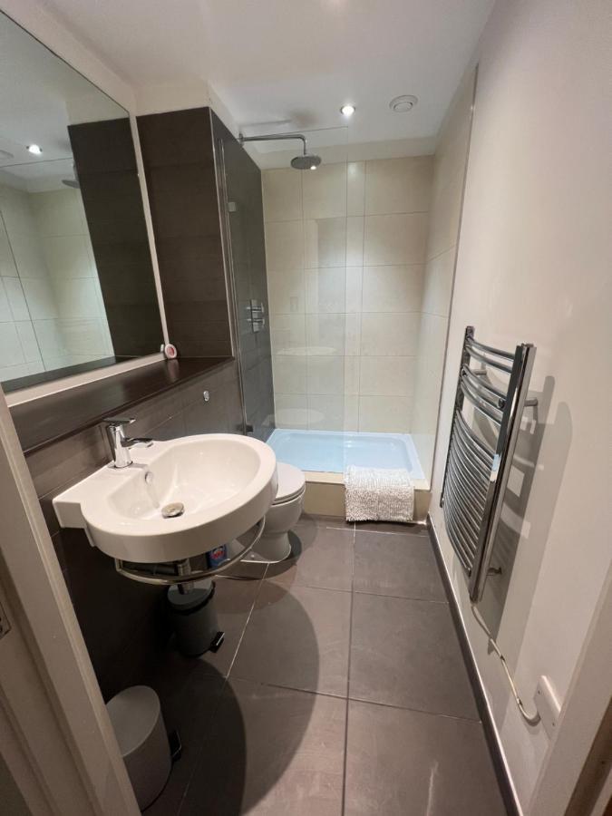 Bigkings Stylish 2 Bedroom Apartment With Free On Street Parking Manchester Exterior foto