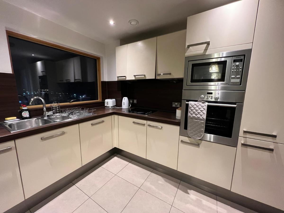 Bigkings Stylish 2 Bedroom Apartment With Free On Street Parking Manchester Exterior foto